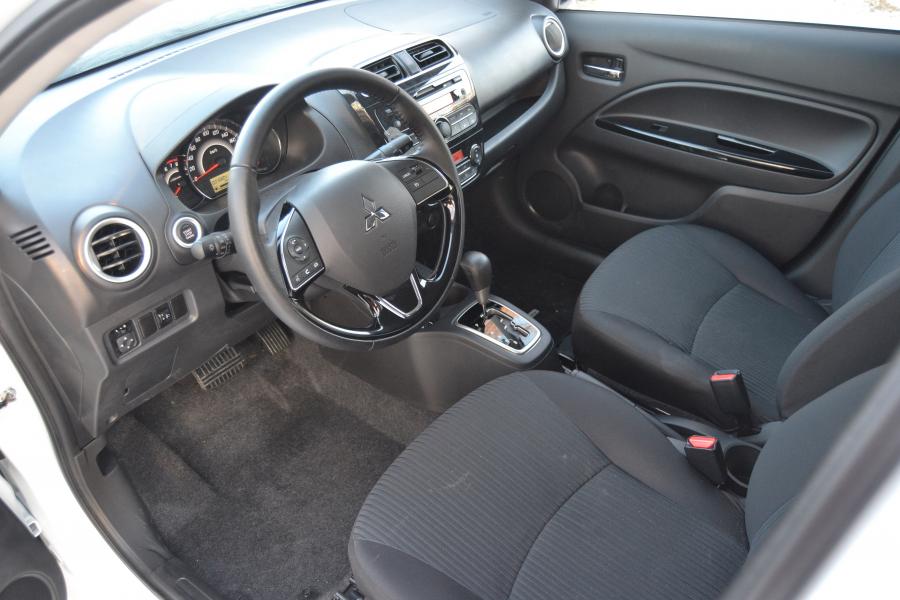 Интерьер Mitsubishi Attrage 2015 года  (WW) (фото 19 из 19)